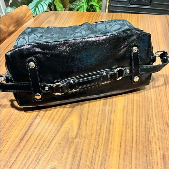 Coach Handbag - Picture 4 of 8